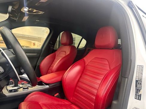 Used 2022 Alfa Romeo Stelvio Veloce image 12