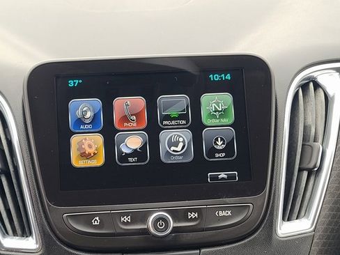 Used 2018 Chevrolet Malibu LT image 17