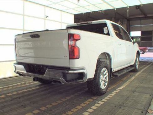 Used 2024 Chevrolet Silverado 1500 LT w/ Z71 Off-Road Package AWD/4WD image 3