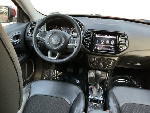 Used 2019 Jeep Compass Altitude image 15