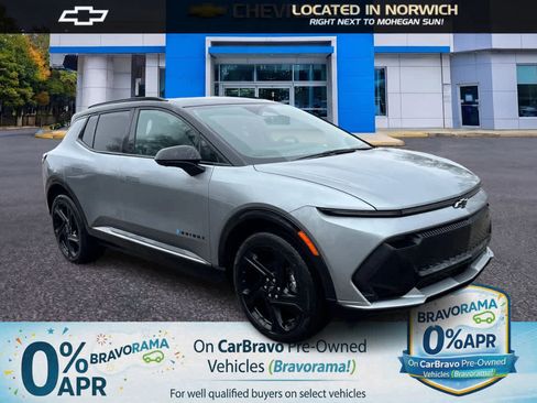 New 2026 Chevrolet Equinox EV RS image 3