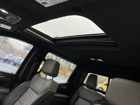 Used 2024 Chevrolet Silverado 1500 ZR2 image 19