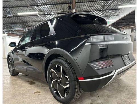 Used 2024 Hyundai Ioniq 5 SEL image 17