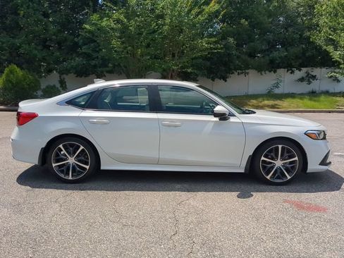 Certified 2024 Honda Civic Touring image 3