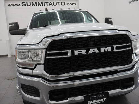 Used 2024 RAM 3500 Tradesman w/ Chrome Appearance Group AWD/4WD image 22