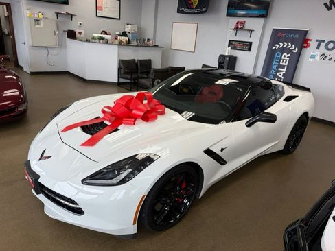Used 2016 Chevrolet Corvette Stingray Coupe RWD image 19