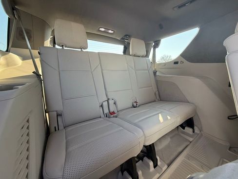 Certified 2024 Cadillac Escalade Sport Platinum w/ LPO, ONYX Package image 34