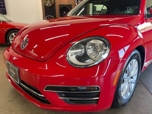 Used 2018 Volkswagen Beetle 2.0T Coast FWD image 35