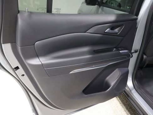 Used 2024 Chevrolet Traverse LT image 19