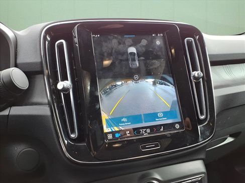 Used 2023 Volvo C40 P8 Recharge Ultimate image 19