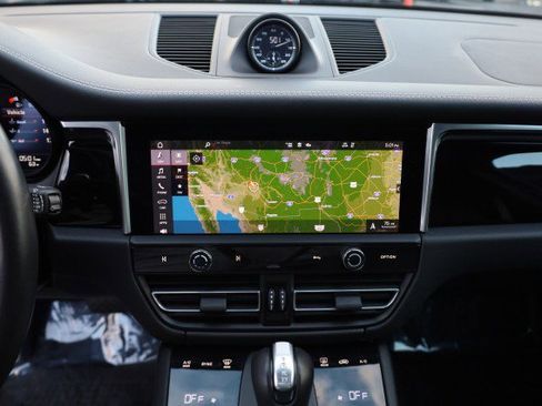 Used 2023 Porsche Macan S image 35