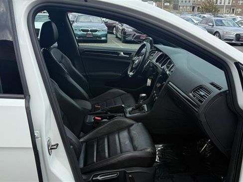 Used 2017 Volkswagen GTI S image 9