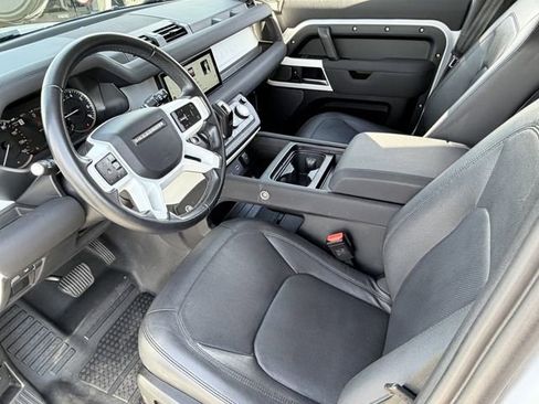 Used 2023 Land Rover Defender 110 SE image 5