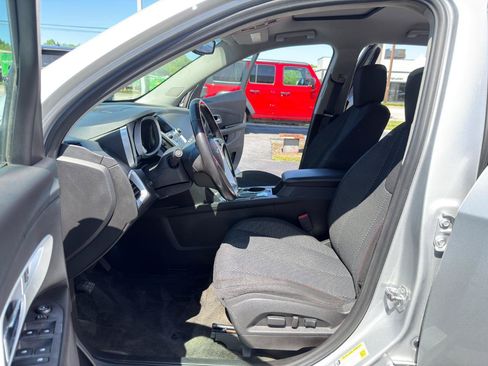 Used 2017 Chevrolet Equinox LT w/ Convenience Package FWD image 21