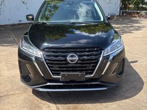 Used 2023 Nissan Kicks S FWD image 9