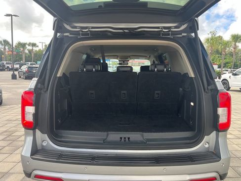 Used 2024 Ford Expedition XLT RWD image 13