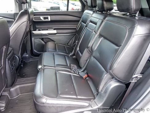 Used 2024 Ford Explorer XLT w/ Equipment Group 202A AWD/4WD image 11