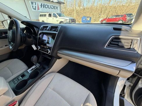 Used 2018 Subaru Outback 2.5i Premium AWD/4WD image 14