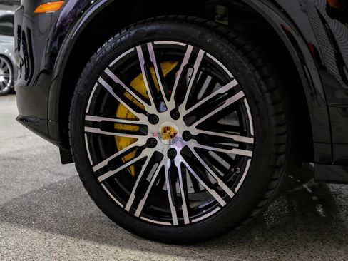 Used 2016 Porsche Cayenne Turbo S image 69