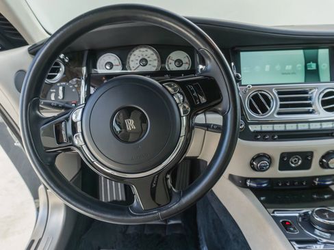 Used 2016 Rolls-Royce Wraith RWD image 71