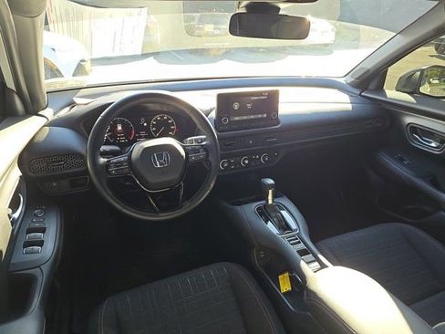 Used 2025 Honda HR-V Sport image 11