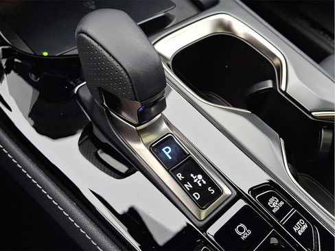 Used 2025 Lexus NX 450h+ F Sport image 16