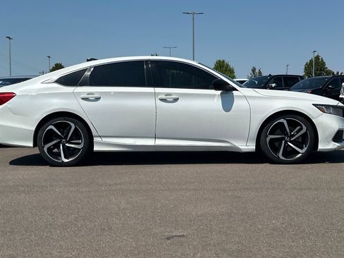 Used 2022 Honda Accord Sport image 3