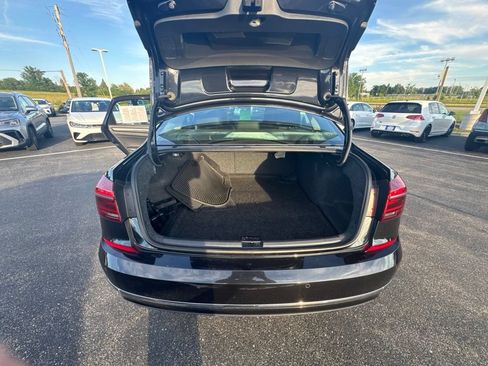 Used 2017 Volkswagen Passat 1.8T SE FWD image 22