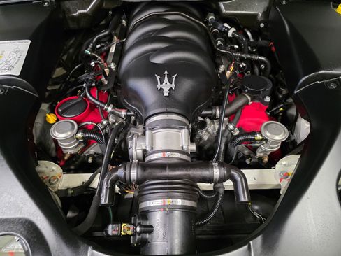 Used 2013 Maserati GranTurismo Sport image 3