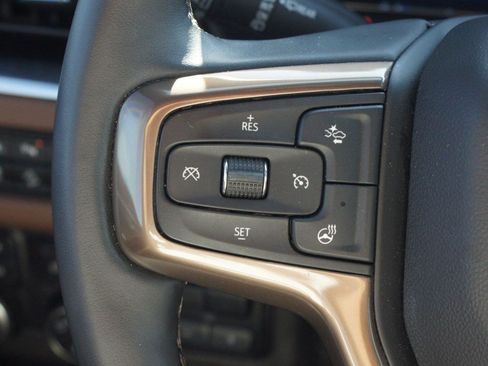 Used 2024 Chevrolet Tahoe High Country AWD/4WD image 11