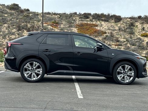 Certified 2024 Subaru Solterra Limited w/ Limited Package image 3