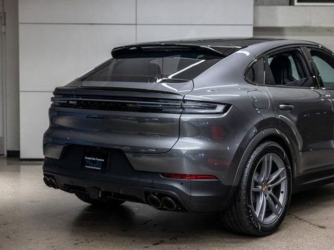 New 2026 Porsche Cayenne Coupe AWD/4WD image 23