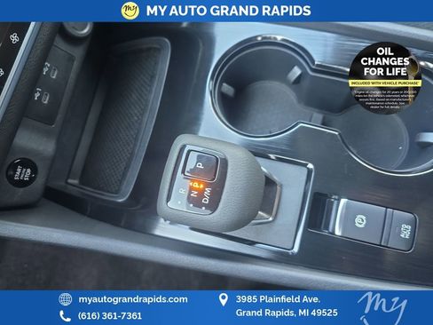 Used 2025 Nissan Rogue SV AWD/4WD image 26