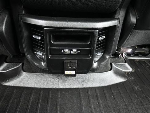 Used 2019 RAM 1500 Laramie AWD/4WD image 15