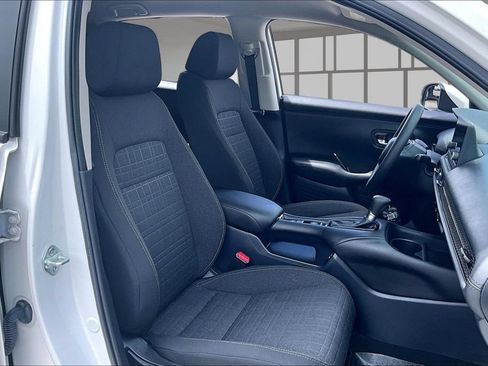 Certified 2025 Honda HR-V LX image 26