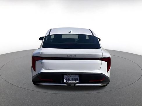 Used 2025 Kia K4 LXS image 12