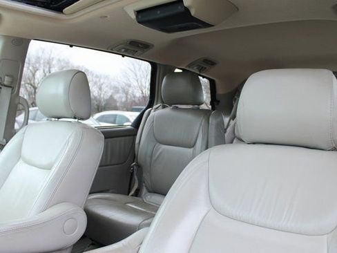 Used 2005 Toyota Sienna XLE image 14