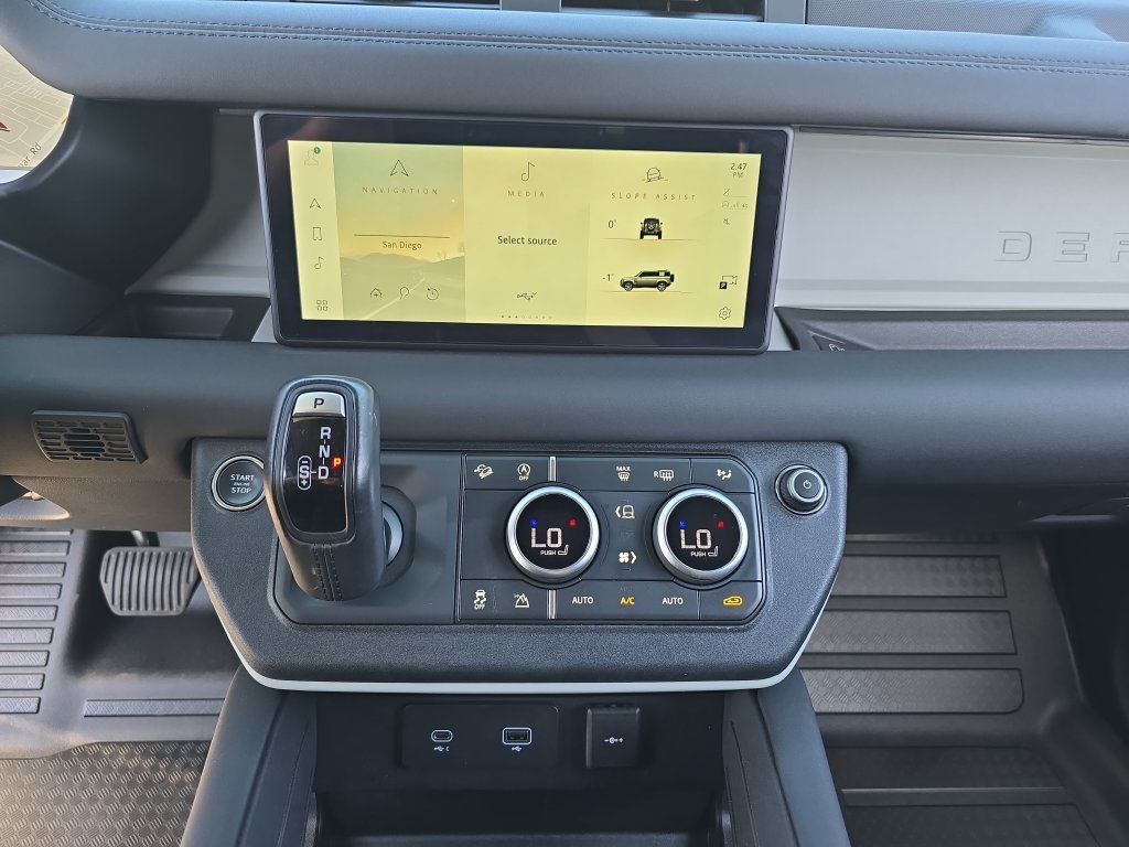 Certified 2024 Land Rover Defender 110 S AWD/4WD image 19