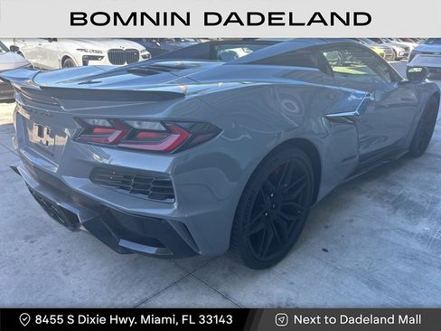 Used 2025 Chevrolet Corvette Z06 image 9
