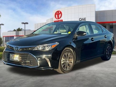 Used 2017 Toyota Avalon XLE Premium w/ All Weather Liner Package image 3