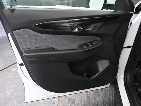 Used 2025 Chevrolet TrailBlazer LT w/ Driver Confidence Package image 19