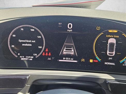 Used 2024 Porsche Cayenne Coupe image 11