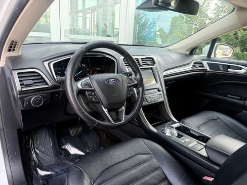 Used 2018 Ford Fusion SE w/ Equipment Group 602A FWD image 14