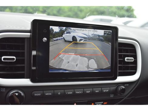 New 2025 Hyundai Venue Limited image 24