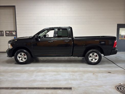 Used 2018 RAM 1500 Express image 35