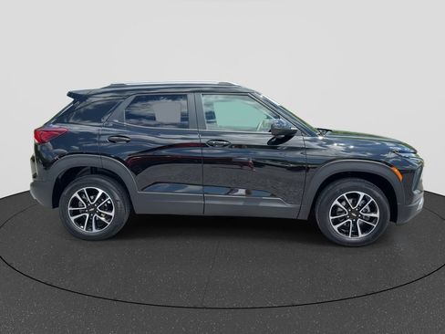 Used 2025 Chevrolet TrailBlazer LT AWD/4WD image 9