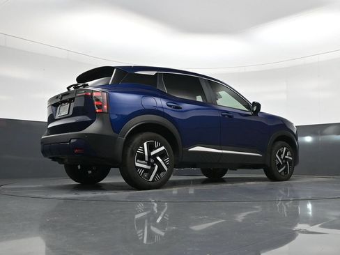 Used 2025 Nissan Kicks SV FWD image 25