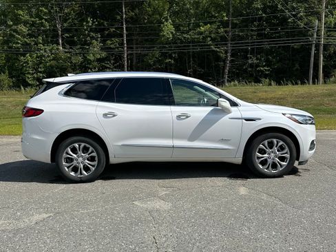 Used 2021 Buick Enclave Avenir w/ Avenir Technology Package AWD/4WD image 2