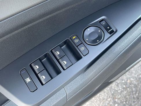New 2026 Kia Sportage LX FWD image 16