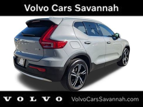 Certified 2025 Volvo XC40 B5 Core image 5